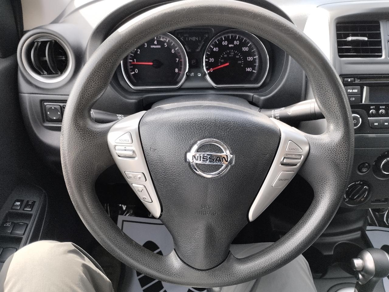 Nissan Versa 4dr Sdn CVT 1.6 SV 2016