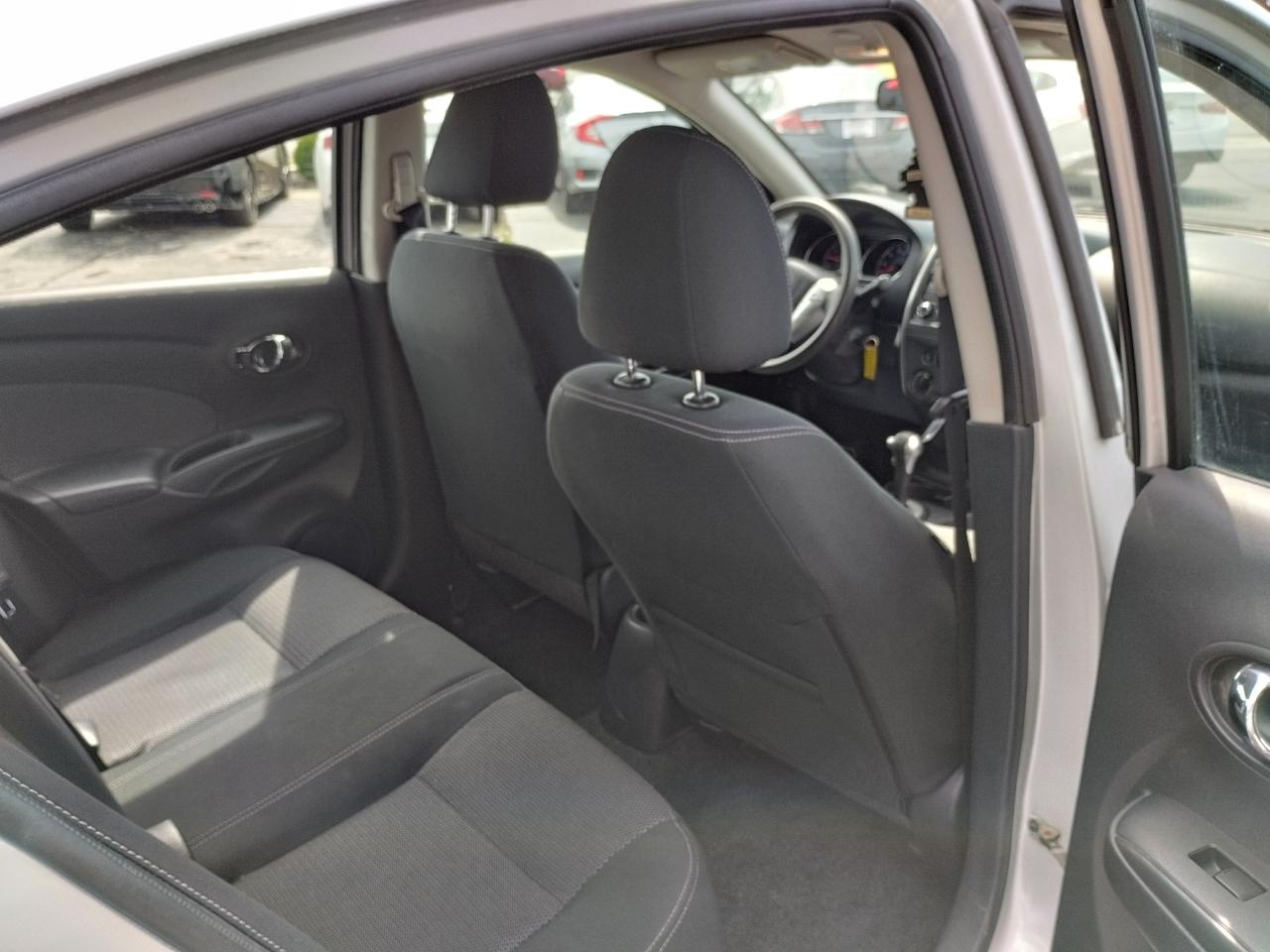 Nissan Versa 4dr Sdn CVT 1.6 SV 2016