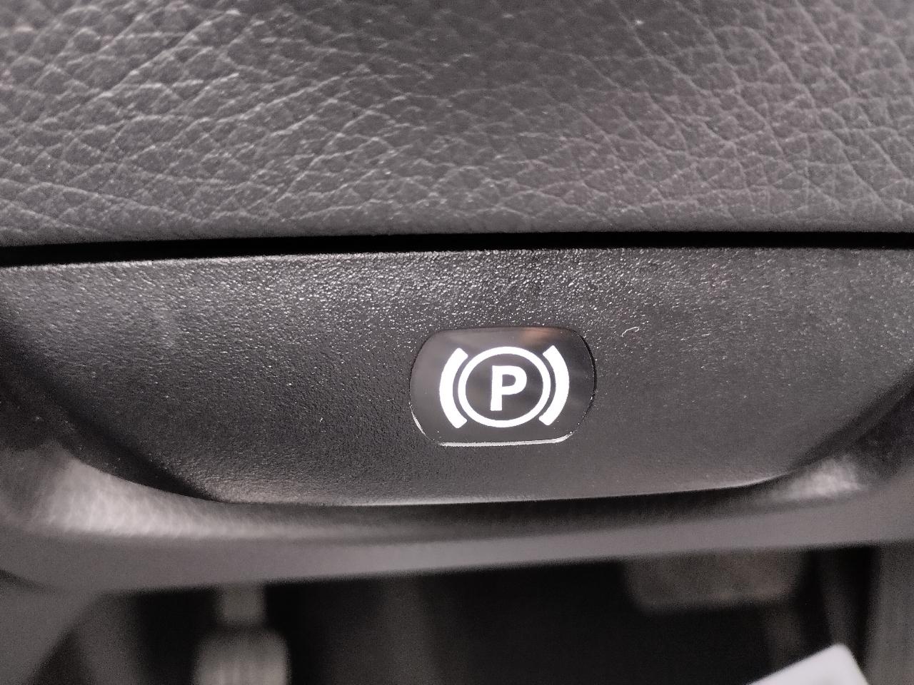 Mercedes-Benz E-Class 4dr Sdn E 550 Sport 4MATIC 2014