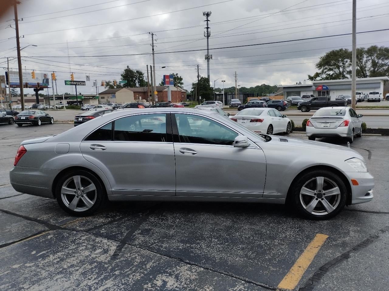Mercedes-Benz S-Class 4dr Sdn S 550 4MATIC 2010