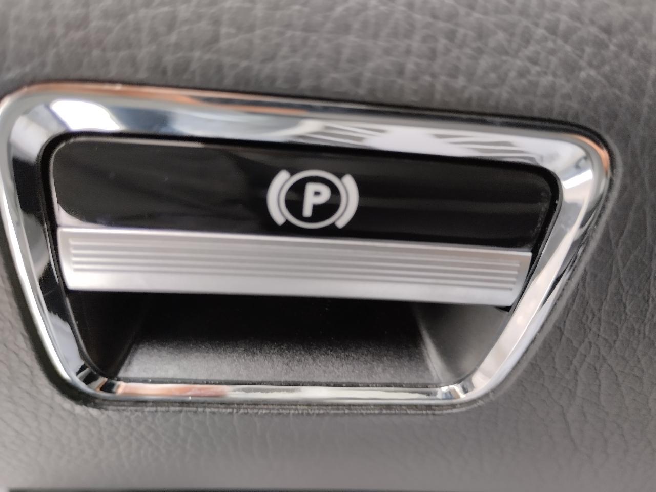 Mercedes-Benz S-Class 4dr Sdn S 550 4MATIC 2010