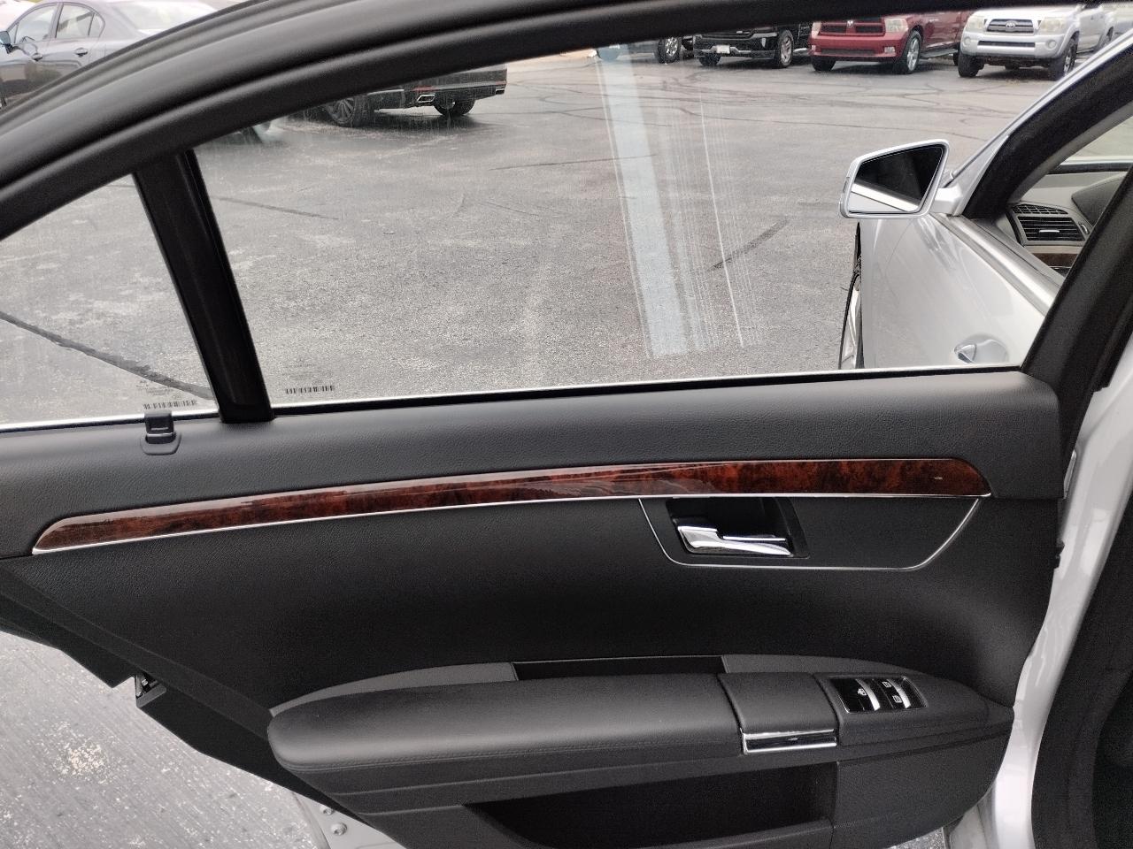 Mercedes-Benz S-Class 4dr Sdn S 550 4MATIC 2010
