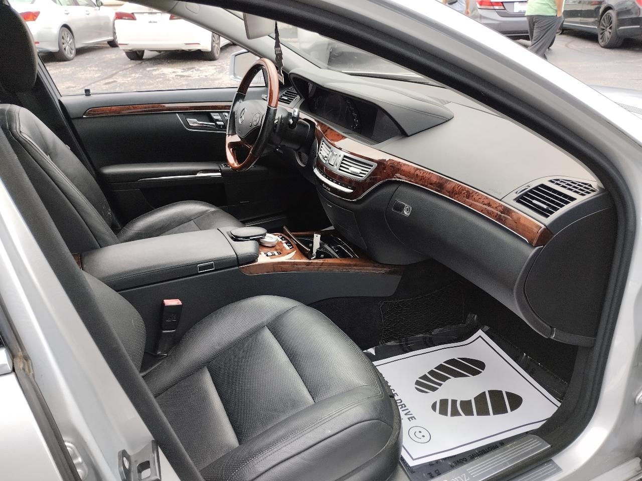 Mercedes-Benz S-Class 4dr Sdn S 550 4MATIC 2010