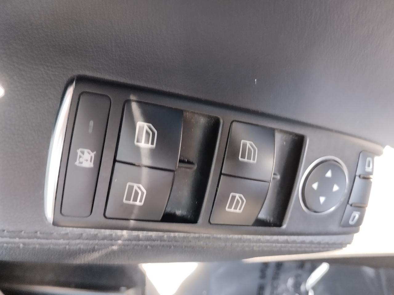 Tesla Model S 4dr Sdn 2013