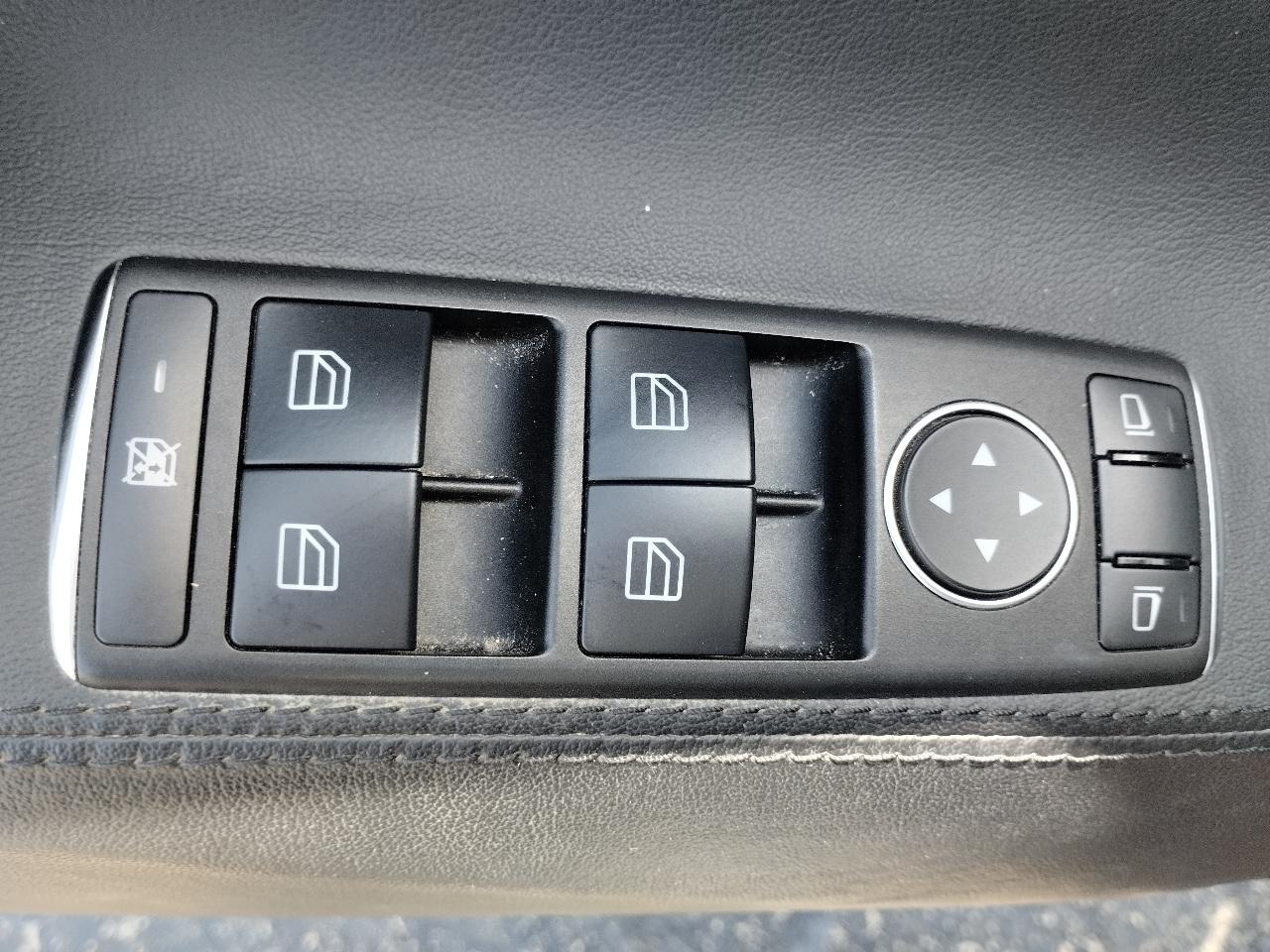 Tesla Model S 4dr Sdn 2013