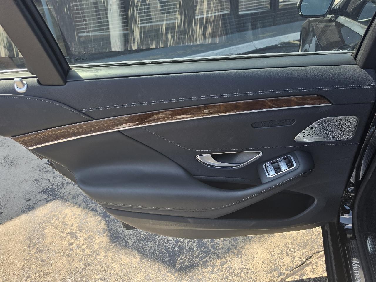 Mercedes-Benz S-Class 4dr Sdn S 550 4MATIC 2015