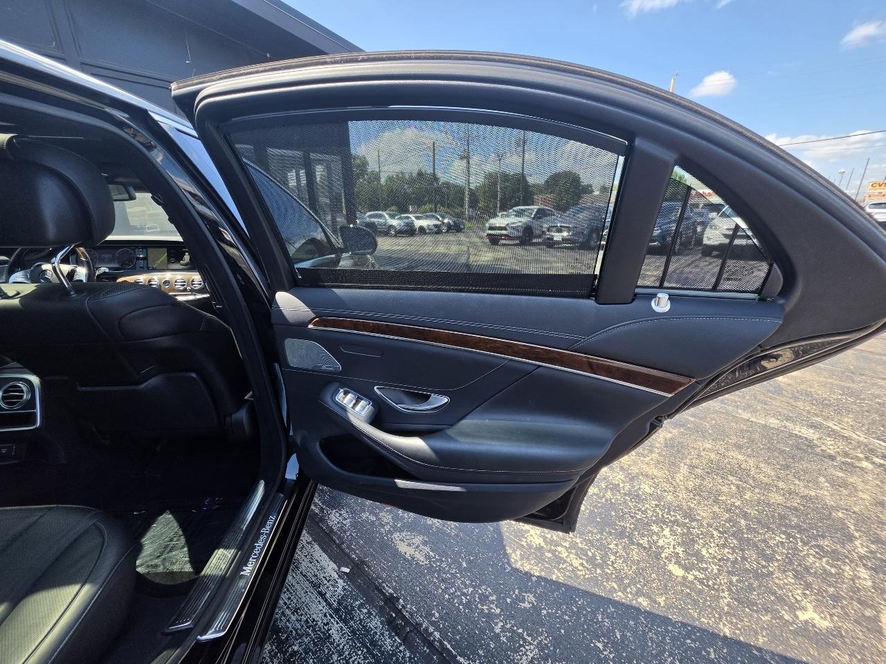 Mercedes-Benz S-Class 4dr Sdn S 550 4MATIC 2015