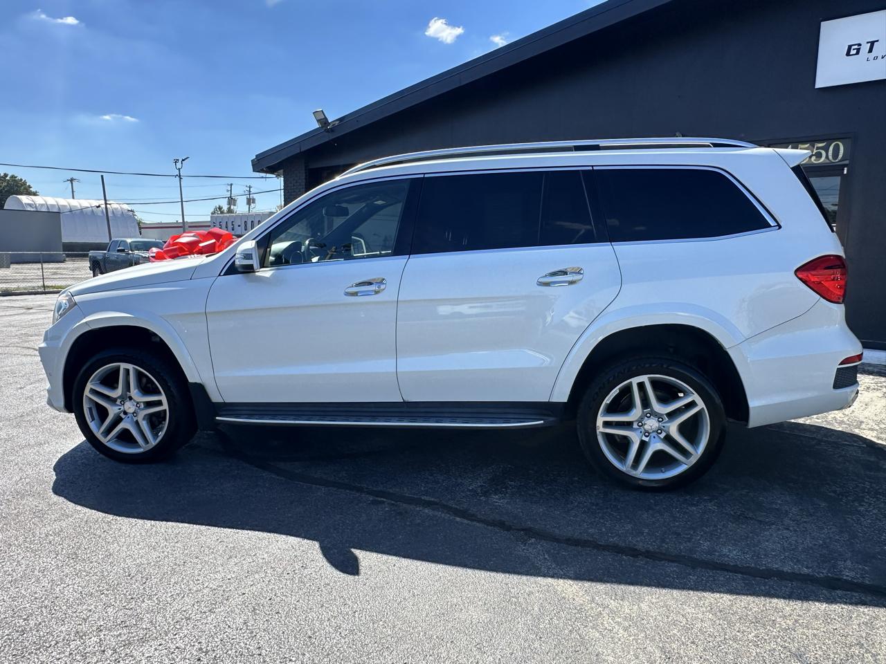 Mercedes-Benz GL-Class 4MATIC 4dr GL 550 2015
