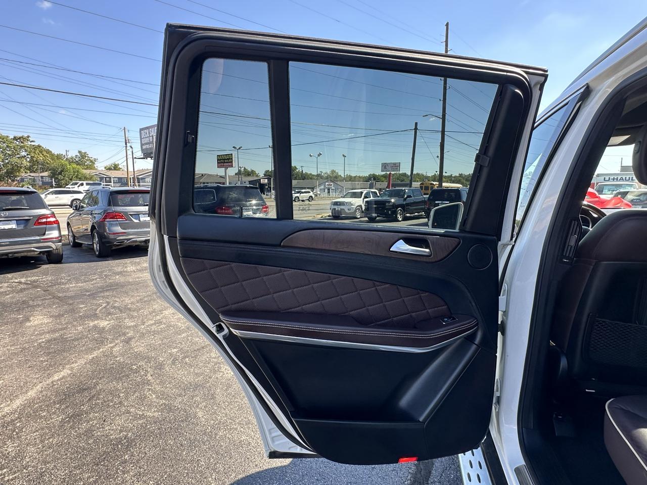 Mercedes-Benz GL-Class 4MATIC 4dr GL 550 2015