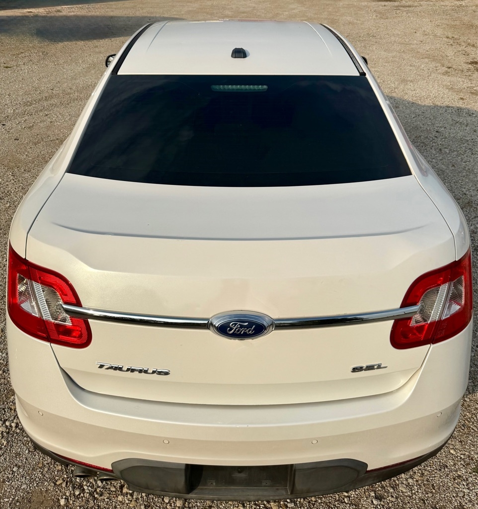 Ford Taurus SEL FWD 2012