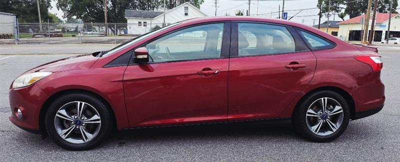Ford Focus SE Sedan 2014