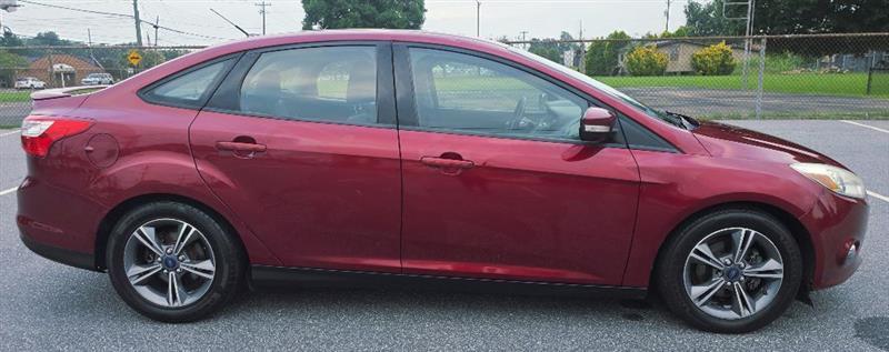 Ford Focus SE Sedan 2014