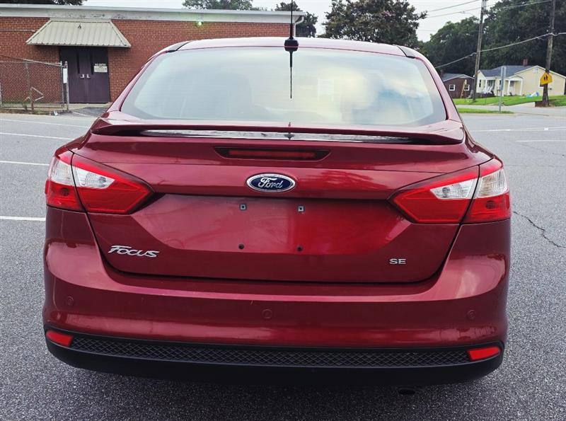 Ford Focus SE Sedan 2014