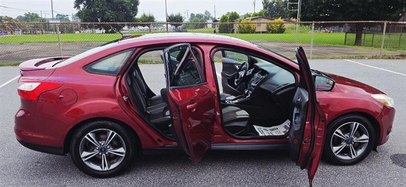 Ford Focus SE Sedan 2014