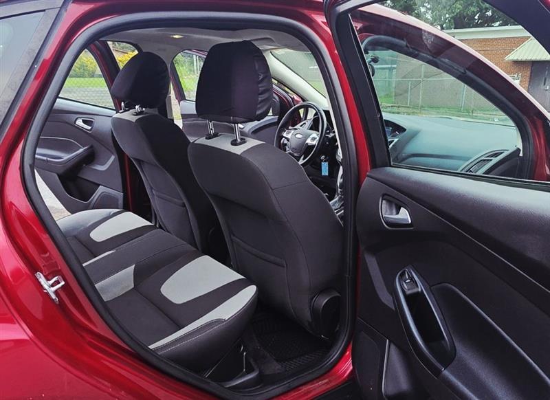 Ford Focus SE Sedan 2014