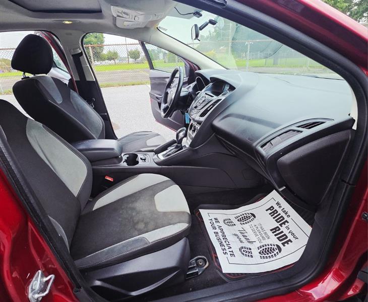 Ford Focus SE Sedan 2014