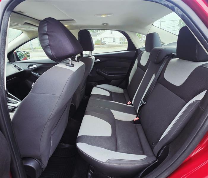 Ford Focus SE Sedan 2014