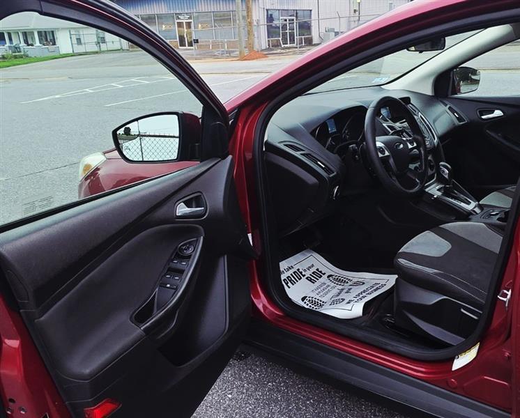 Ford Focus SE Sedan 2014