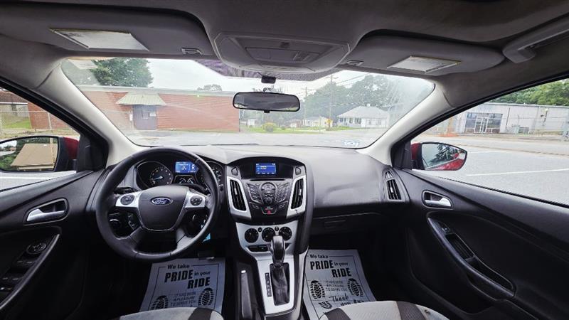 Ford Focus SE Sedan 2014