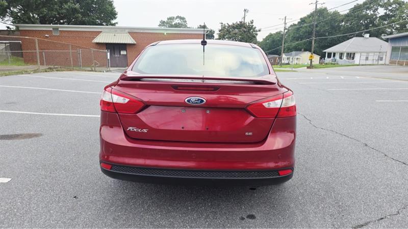 Ford Focus SE Sedan 2014