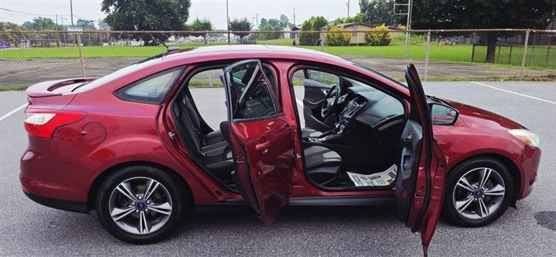 Ford Focus SE Sedan 2014
