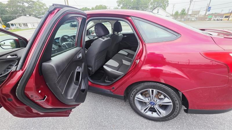 Ford Focus SE Sedan 2014