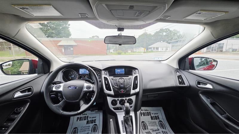 Ford Focus SE Sedan 2014