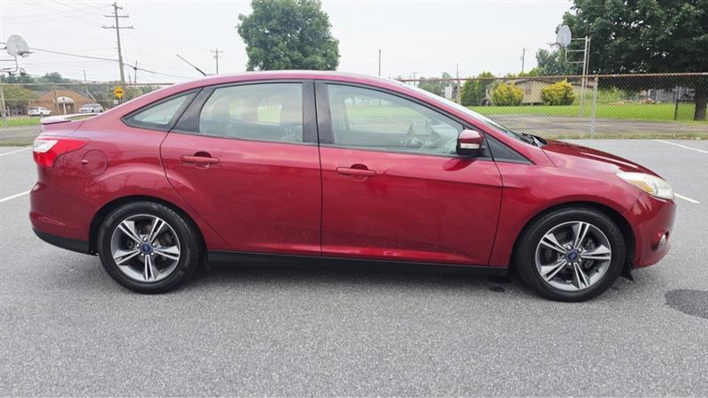 Ford Focus SE Sedan 2014