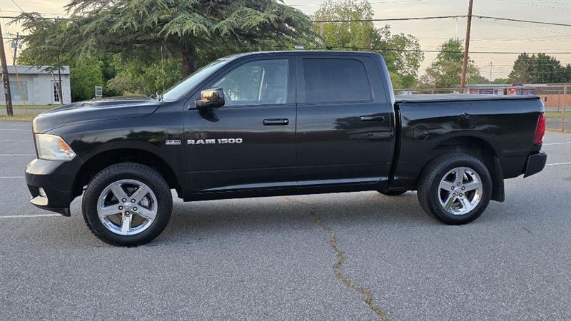 RAM 1500 ST Crew Cab 4WD 2011