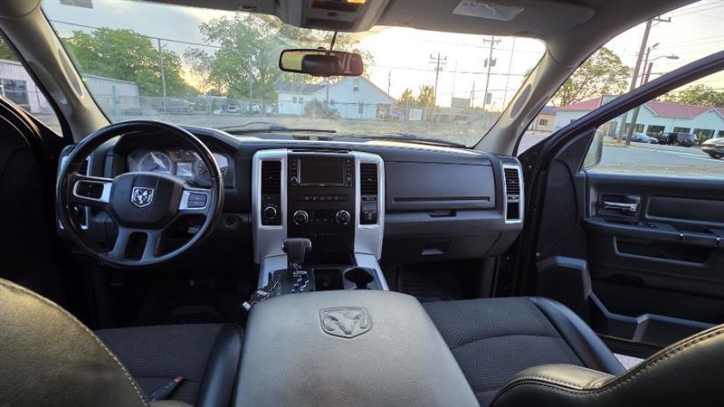 RAM 1500 ST Crew Cab 4WD 2011
