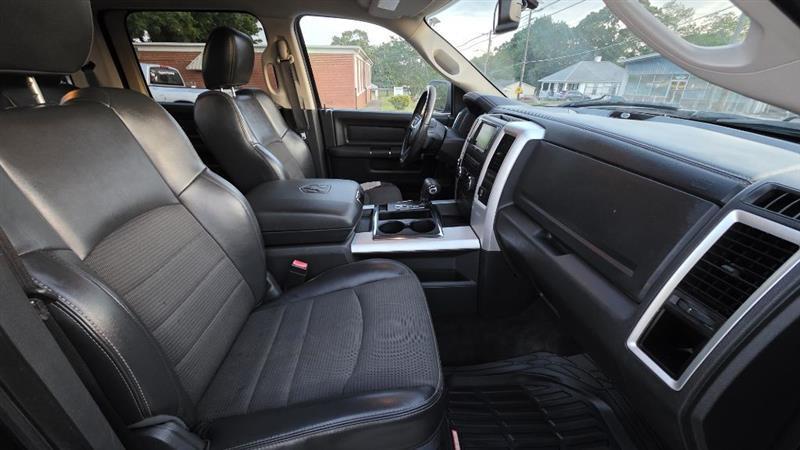 RAM 1500 ST Crew Cab 4WD 2011