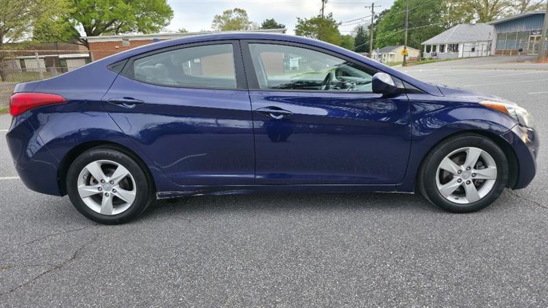 Hyundai Elantra GLS M/T 2013