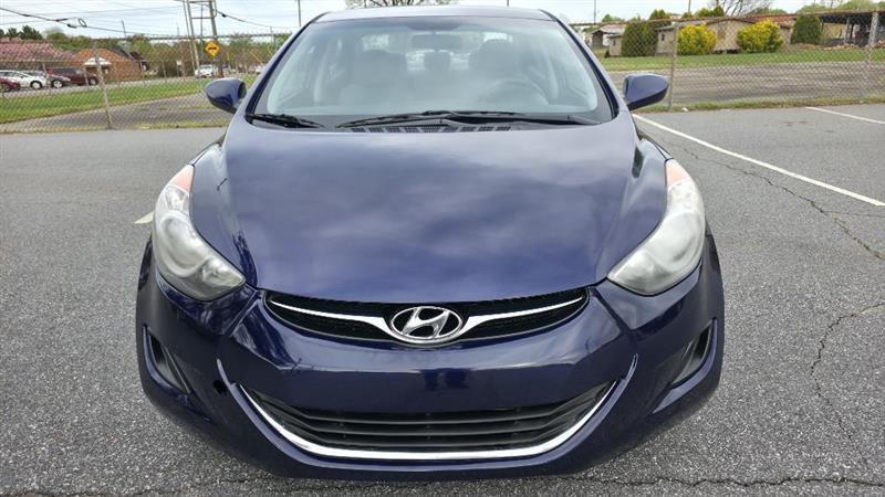 Hyundai Elantra GLS M/T 2013