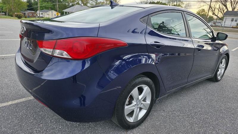 Hyundai Elantra GLS M/T 2013