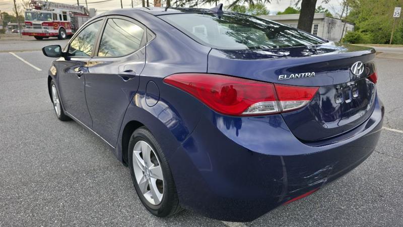 Hyundai Elantra GLS M/T 2013