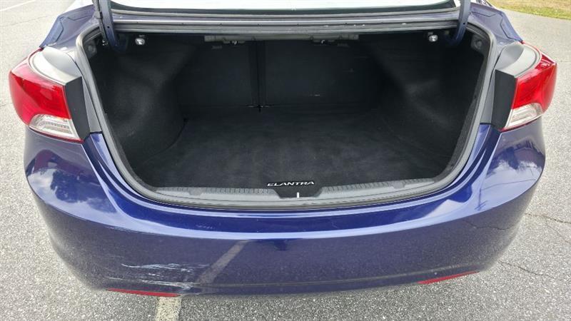 Hyundai Elantra GLS M/T 2013