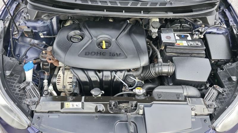 Hyundai Elantra GLS M/T 2013