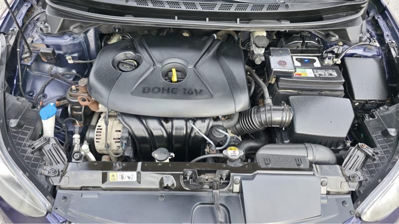 Hyundai Elantra GLS M/T 2013