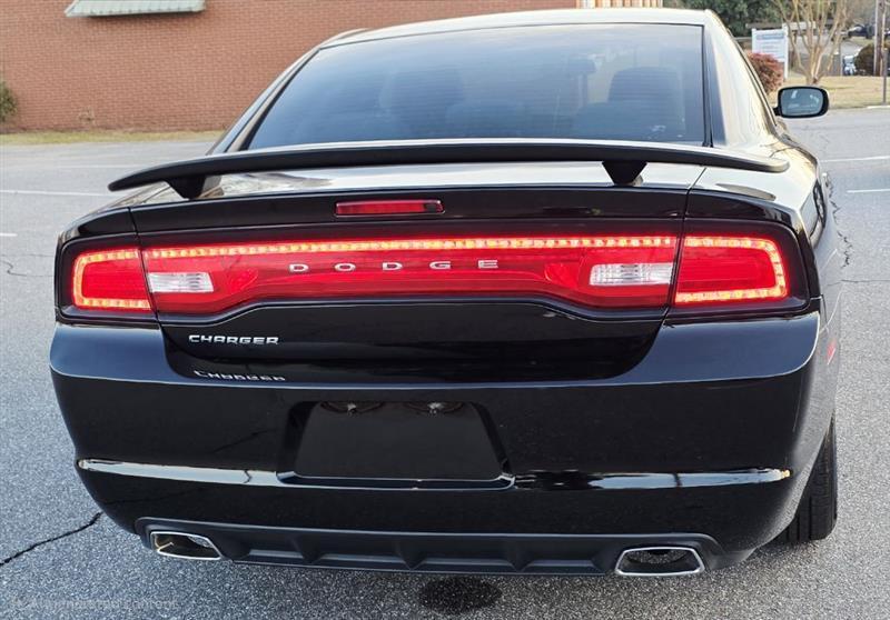 Dodge Charger SE 2013