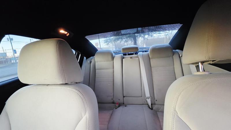 Dodge Charger SE 2013