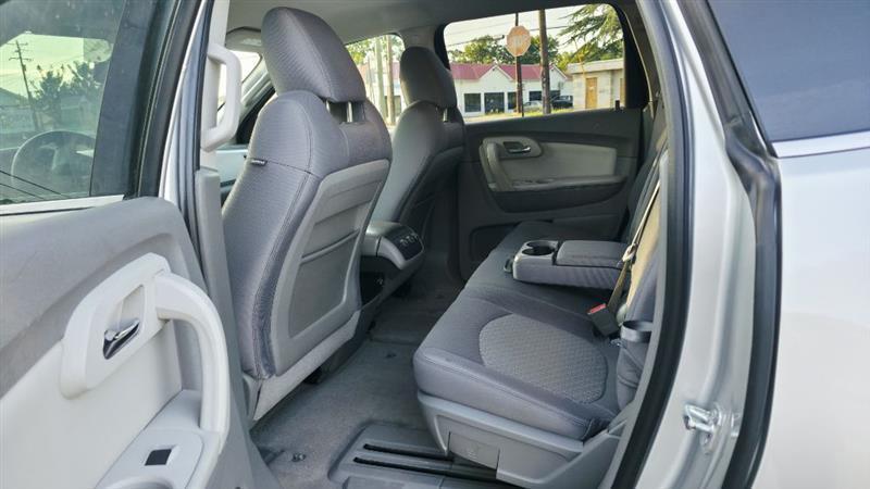 Chevrolet Traverse LT FWD 2011