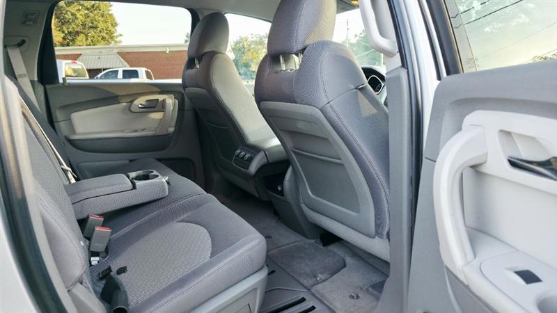 Chevrolet Traverse LT FWD 2011