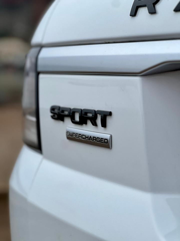 Land Rover Range Rover Sport 3.0L V6 Supercharged SE 2014