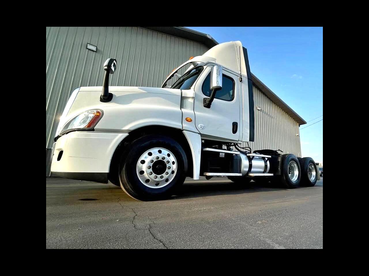 2014 Freightliner Cascadia PX125064S T