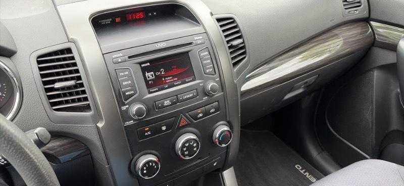 2013 Kia Sorento LX - Photo 10