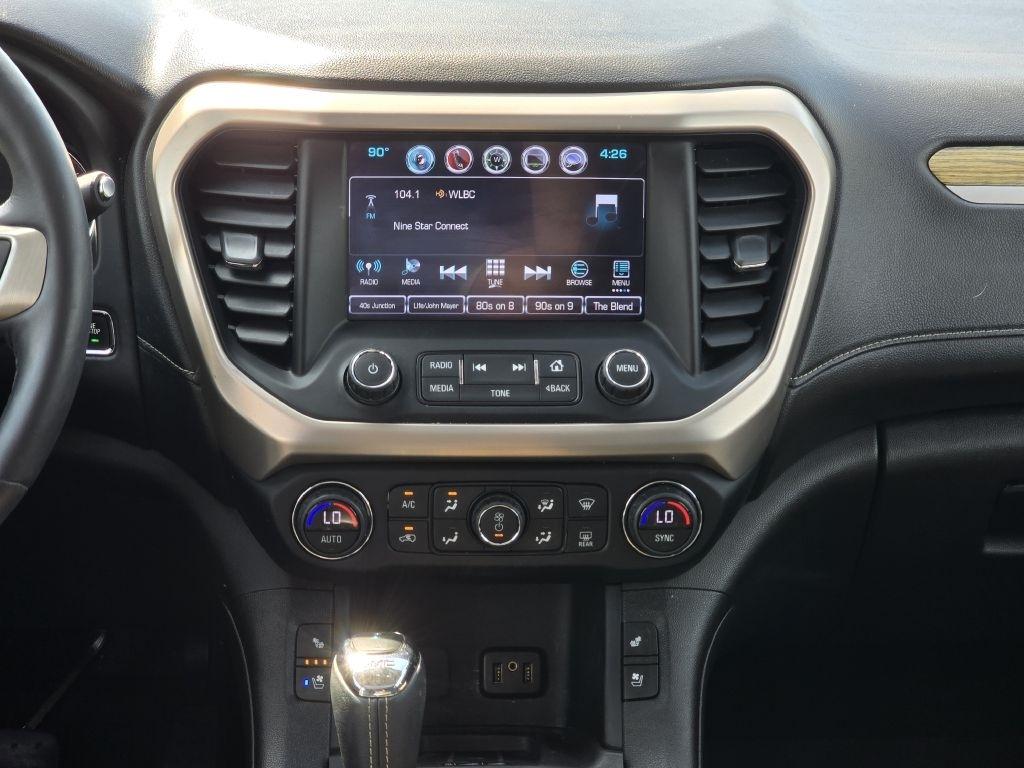 GMC Acadia Denali AWD 2017