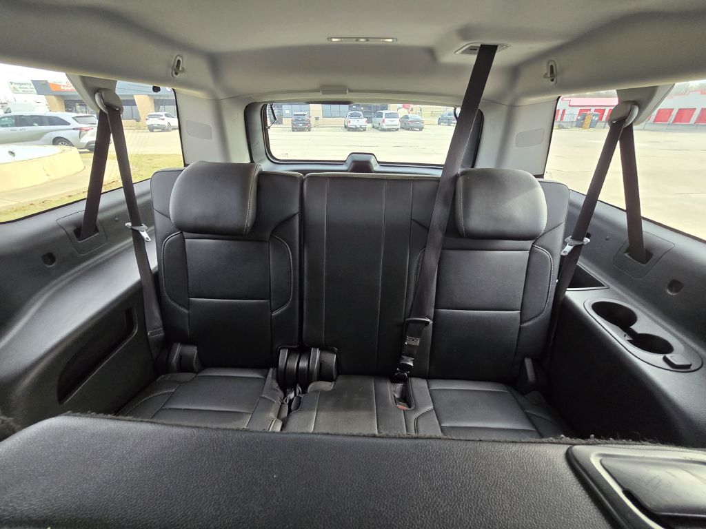Chevrolet Suburban 4WD 4dr 1500 LT 2019