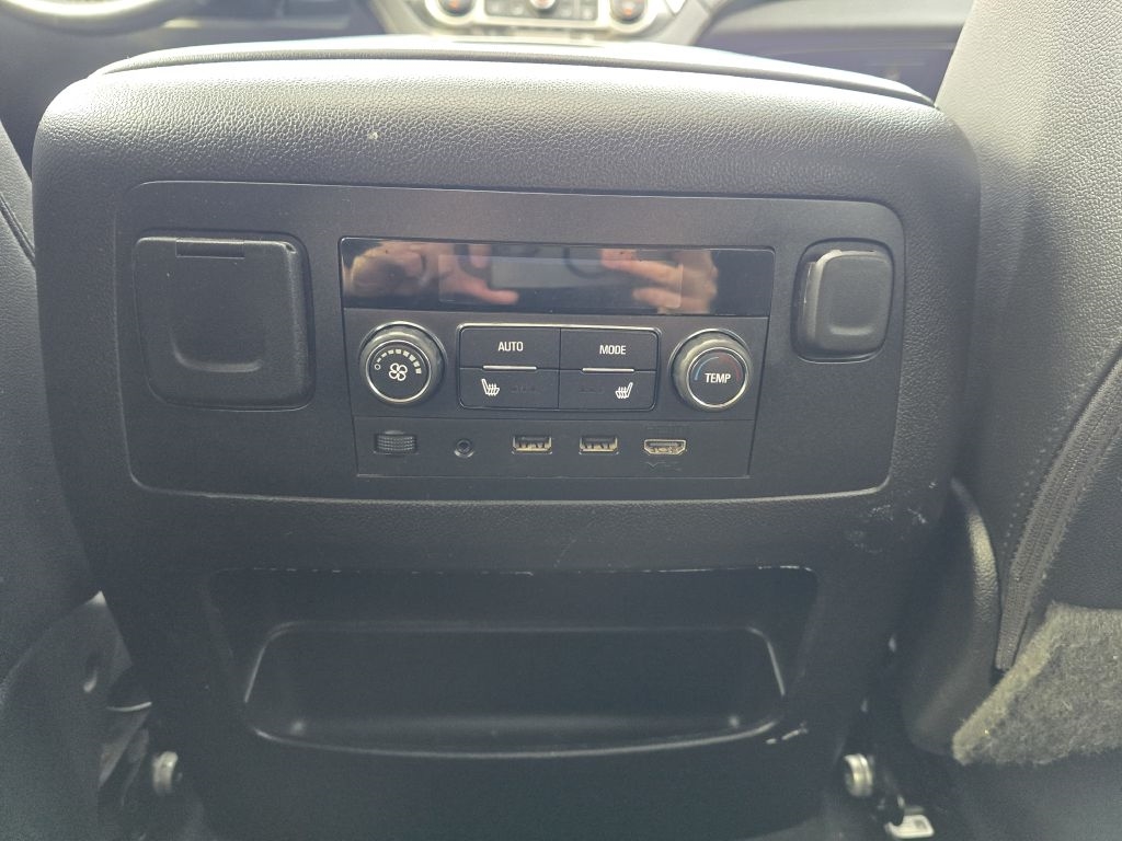 Chevrolet Suburban 4WD 4dr 1500 LT 2019