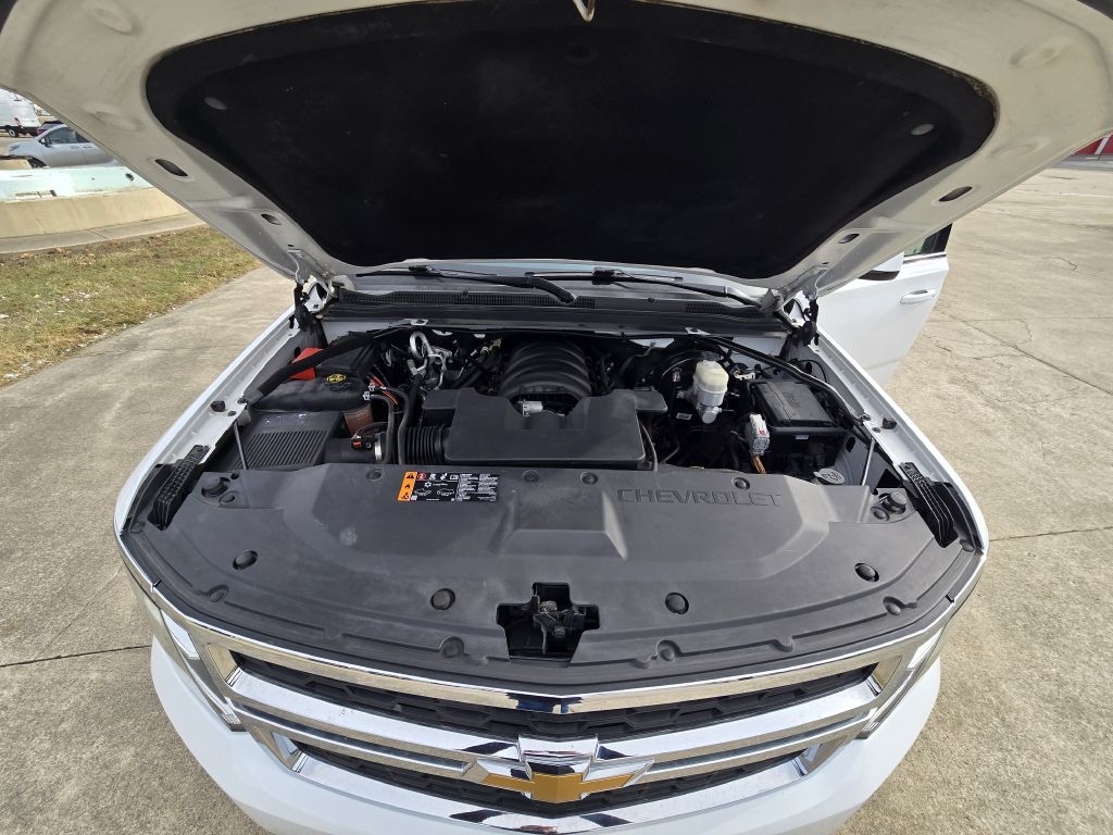 Chevrolet Suburban 4WD 4dr 1500 LT 2019