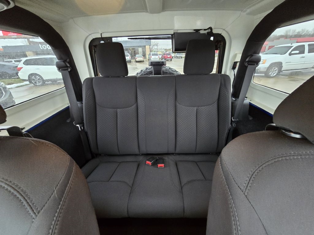 Jeep Wrangler 4WD 2dr Willys Wheeler 2016